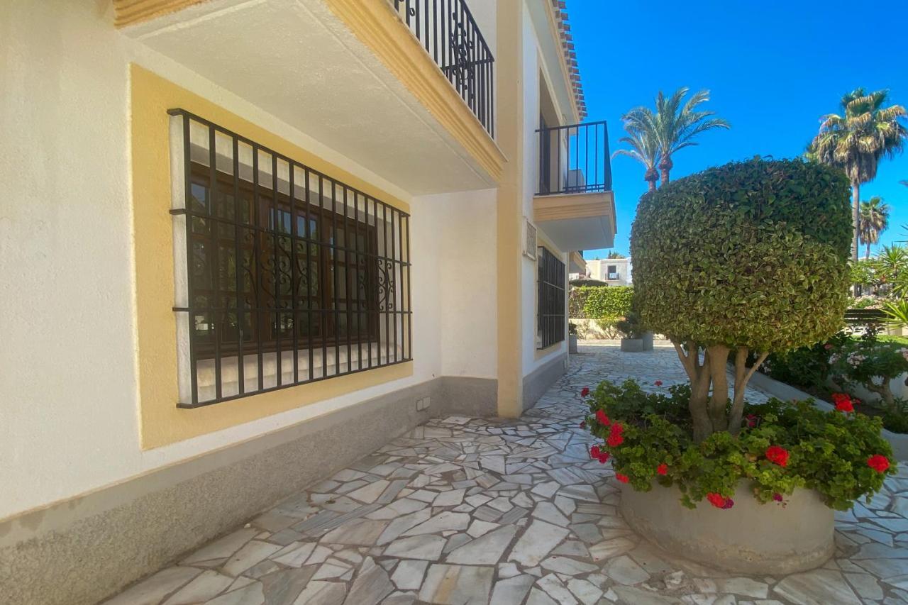 Lovely 1- Bedroom Rental With Pool, Close To The Beach Vera Exteriér fotografie